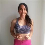Profesora especialista en entrenamientos personales ( según objetivos y necesidades) ofrece clases individuales o en grupos reducidos, al aire libre, a domicilio o en el espacio de la entrenadora, utilizando diferentes métodos de entrenamiento